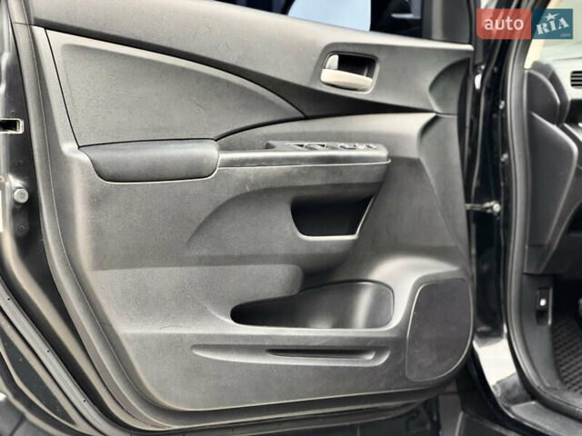 Хонда СРВ 2014 в Киеве на Automoto.ua Черный Хонда СРВ, объемом двигателя 2.4 л и пробегом 211 тыс. км за 14950 $, фото 18 на Automoto.ua