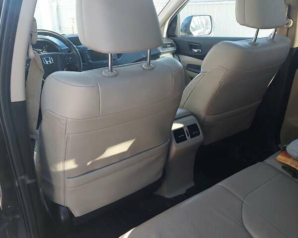 Черный Хонда СРВ, объемом двигателя 2.2 л и пробегом 250 тыс. км за 18000 $, фото 3 на Automoto.ua