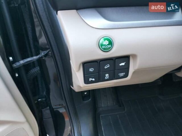 Черный Хонда СРВ, объемом двигателя 2.2 л и пробегом 255 тыс. км за 18850 $, фото 17 на Automoto.ua