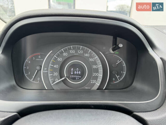 Черный Хонда СРВ, объемом двигателя 1.6 л и пробегом 230 тыс. км за 14700 $, фото 20 на Automoto.ua