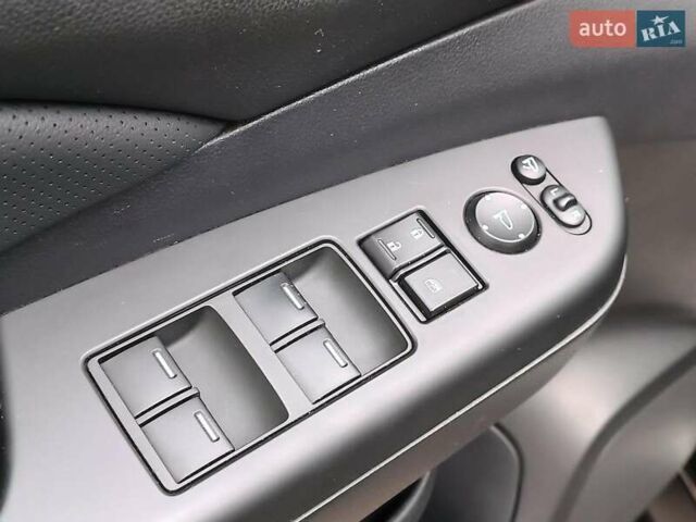 Черный Хонда СРВ, объемом двигателя 1.6 л и пробегом 155 тыс. км за 21490 $, фото 24 на Automoto.ua