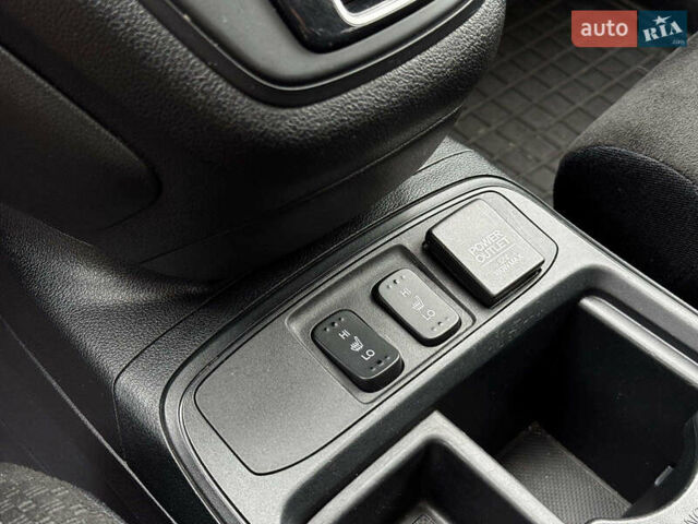 Чорний Хонда СРВ, об'ємом двигуна 2.4 л та пробігом 120 тис. км за 16940 $, фото 16 на Automoto.ua