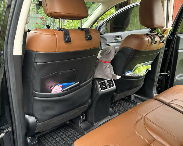 Хонда СРВ 2016 в Чернигове на Automoto.ua Черный Хонда СРВ, объемом двигателя 1.6 л и пробегом 196 тыс. км за 21900 $, фото 16 на Automoto.ua