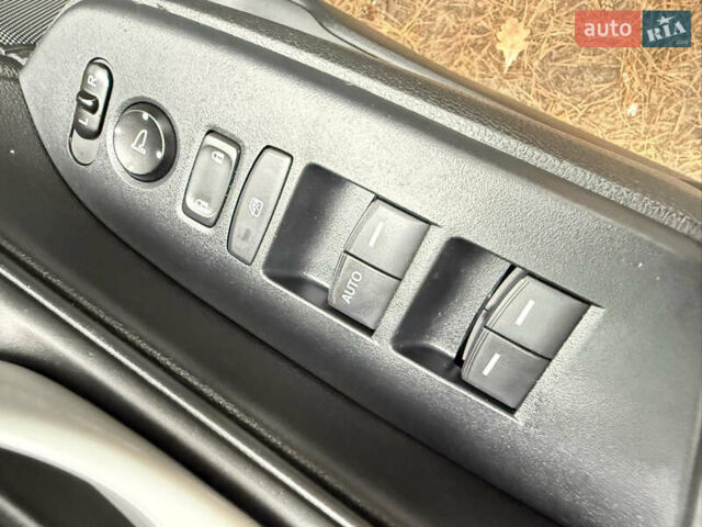 Чорний Хонда СРВ, об'ємом двигуна 2.4 л та пробігом 134 тис. км за 18900 $, фото 18 на Automoto.ua