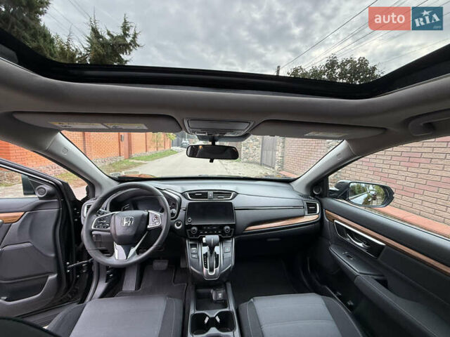 Черный Хонда СРВ, объемом двигателя 1.5 л и пробегом 142 тыс. км за 20100 $, фото 6 на Automoto.ua