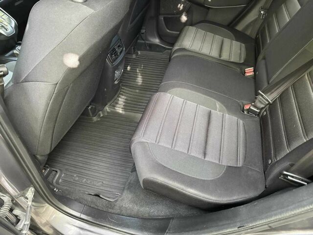 Черный Хонда СРВ, объемом двигателя 1.5 л и пробегом 136 тыс. км за 14500 $, фото 6 на Automoto.ua