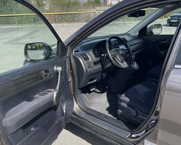 Коричневый Хонда СРВ, объемом двигателя 2.2 л и пробегом 242 тыс. км за 13300 $, фото 2 на Automoto.ua