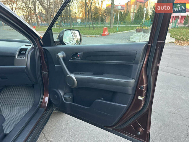 Коричневый Хонда СРВ, объемом двигателя 2 л и пробегом 186 тыс. км за 13999 $, фото 38 на Automoto.ua