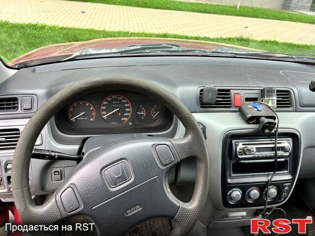 Красный Хонда СРВ, объемом двигателя 2 л и пробегом 245 тыс. км за 3000 $, фото 4 на Automoto.ua