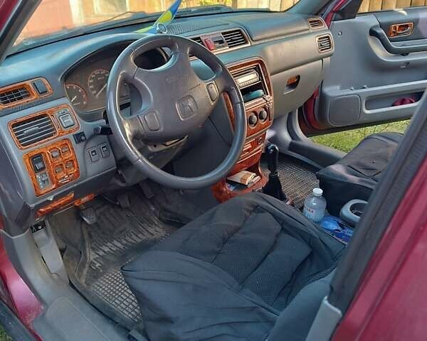 Червоний Хонда СРВ, об'ємом двигуна 2 л та пробігом 300 тис. км за 3900 $, фото 2 на Automoto.ua