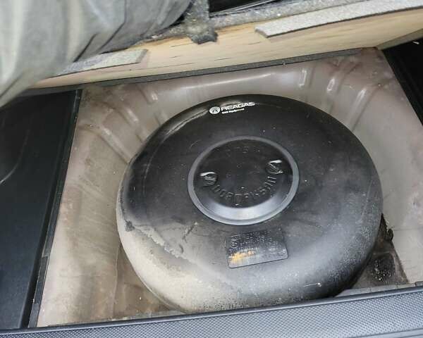 Красный Хонда СРВ, объемом двигателя 2 л и пробегом 257 тыс. км за 6876 $, фото 3 на Automoto.ua