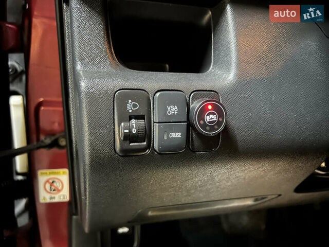 Красный Хонда СРВ, объемом двигателя 2 л и пробегом 257 тыс. км за 7300 $, фото 3 на Automoto.ua