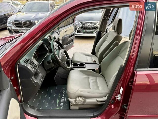 Красный Хонда СРВ, объемом двигателя 2 л и пробегом 321 тыс. км за 7900 $, фото 25 на Automoto.ua