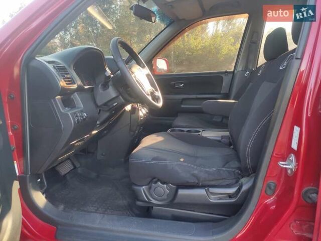 Красный Хонда СРВ, объемом двигателя 2 л и пробегом 216 тыс. км за 8500 $, фото 5 на Automoto.ua