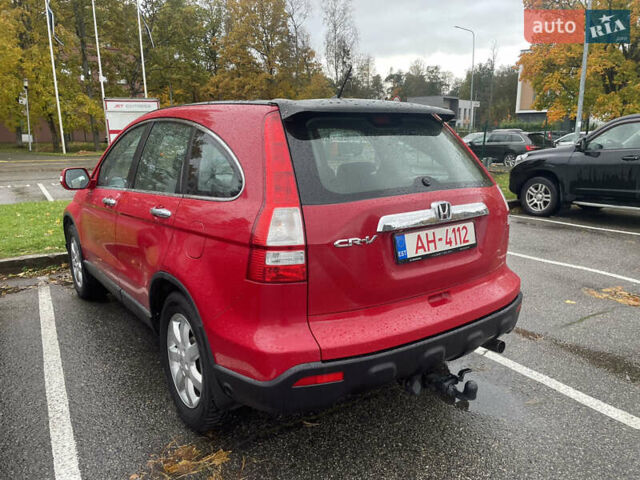 Красный Хонда СРВ, объемом двигателя 2 л и пробегом 270 тыс. км за 9800 $, фото 1 на Automoto.ua
