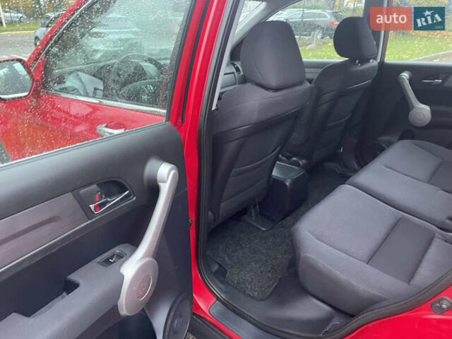 Красный Хонда СРВ, объемом двигателя 2 л и пробегом 270 тыс. км за 9800 $, фото 4 на Automoto.ua