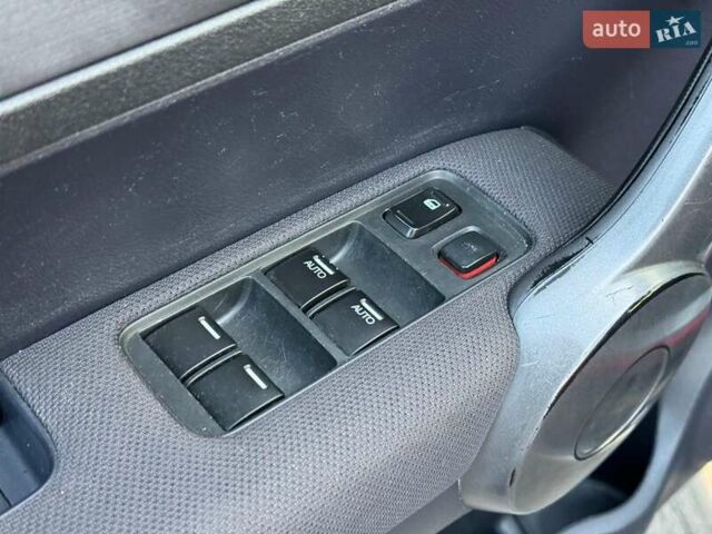 Красный Хонда СРВ, объемом двигателя 2.4 л и пробегом 240 тыс. км за 10990 $, фото 12 на Automoto.ua