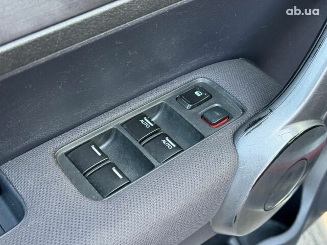 Красный Хонда СРВ, объемом двигателя 2.4 л и пробегом 240 тыс. км за 10990 $, фото 12 на Automoto.ua