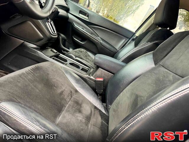 Красный Хонда СРВ, объемом двигателя 2.4 л и пробегом 128 тыс. км за 16550 $, фото 7 на Automoto.ua