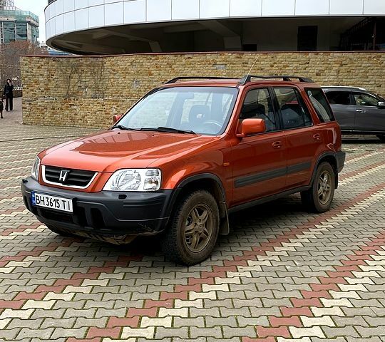 Хонда СРВ, объемом двигателя 2 л и пробегом 380 тыс. км за 5900 $, фото 2 на Automoto.ua