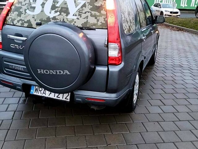 Хонда СРВ, объемом двигателя 2.2 л и пробегом 300 тыс. км за 4999 $, фото 4 на Automoto.ua