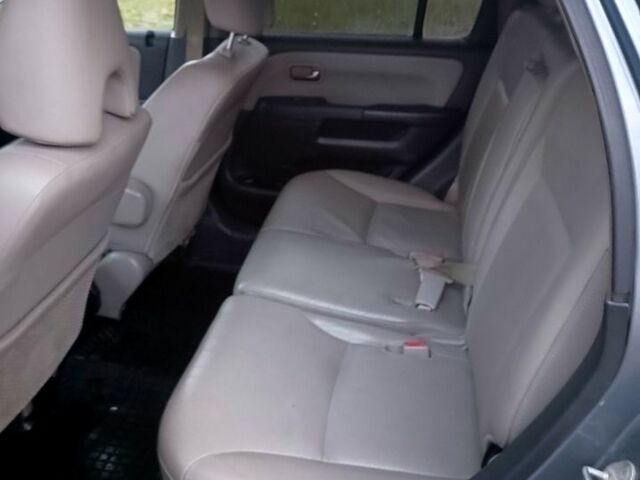 Хонда СРВ, объемом двигателя 2.2 л и пробегом 300 тыс. км за 4999 $, фото 10 на Automoto.ua