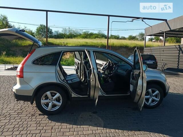 Хонда СРВ, объемом двигателя 2.2 л и пробегом 247 тыс. км за 10000 $, фото 6 на Automoto.ua