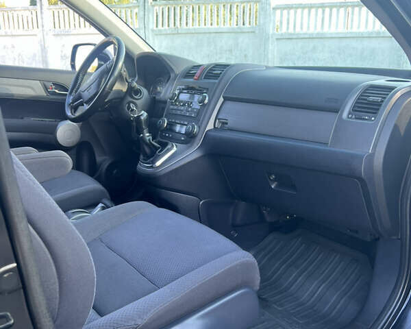 Хонда СРВ, объемом двигателя 2 л и пробегом 211 тыс. км за 10500 $, фото 9 на Automoto.ua