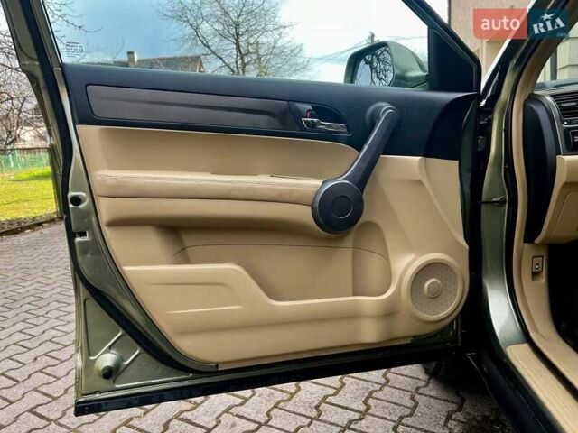 Хонда СРВ, объемом двигателя 2.2 л и пробегом 206 тыс. км за 12299 $, фото 11 на Automoto.ua