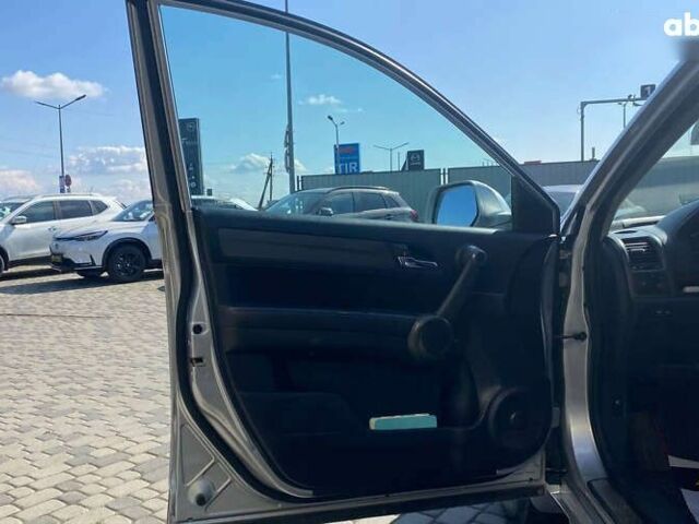 Хонда СРВ, объемом двигателя 2.2 л и пробегом 196 тыс. км за 15000 $, фото 8 на Automoto.ua