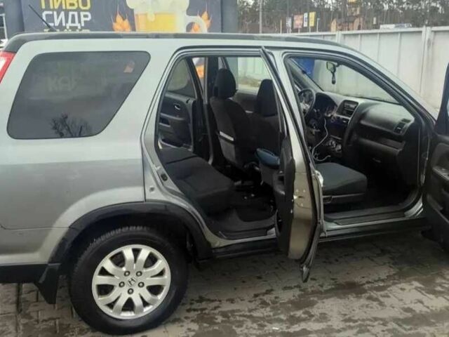 Серый Хонда СРВ, объемом двигателя 2.2 л и пробегом 350 тыс. км за 4600 $, фото 8 на Automoto.ua