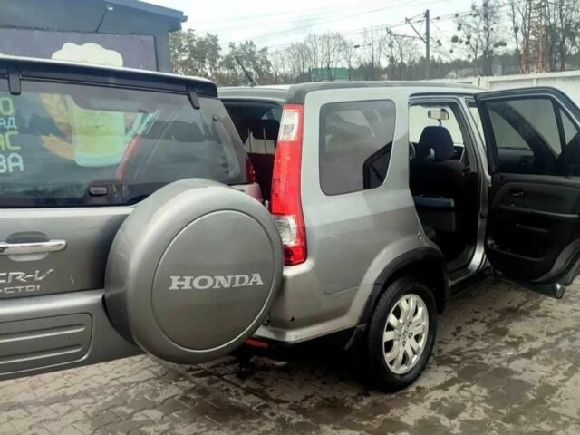 Серый Хонда СРВ, объемом двигателя 2.2 л и пробегом 350 тыс. км за 4600 $, фото 4 на Automoto.ua