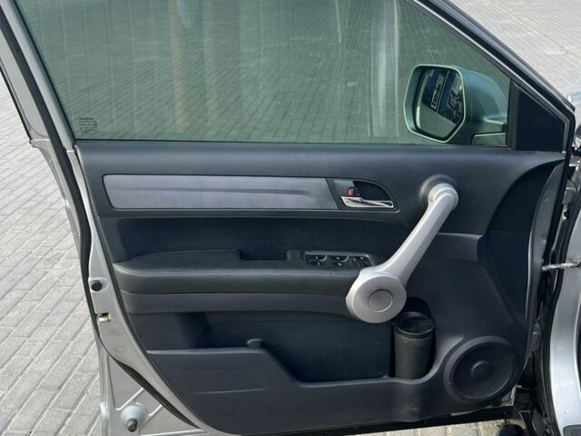 Сірий Хонда СРВ, об'ємом двигуна 2 л та пробігом 275 тис. км за 9000 $, фото 3 на Automoto.ua