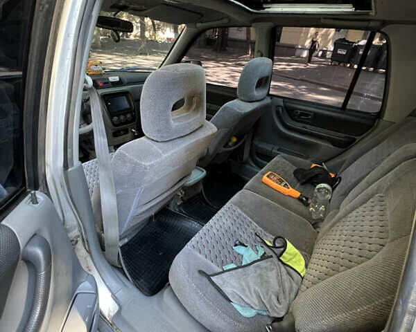 Серый Хонда СРВ, объемом двигателя 2 л и пробегом 150 тыс. км за 3799 $, фото 8 на Automoto.ua