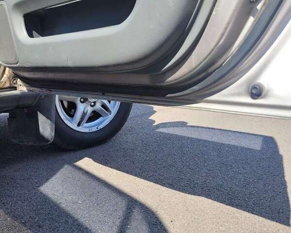 Сірий Хонда СРВ, об'ємом двигуна 2 л та пробігом 350 тис. км за 4998 $, фото 2 на Automoto.ua