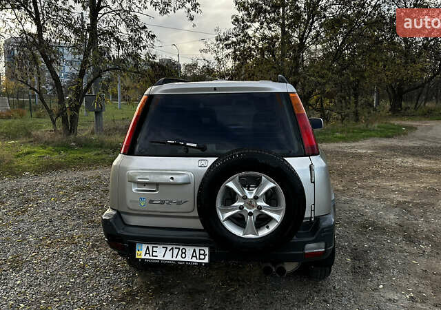 Серый Хонда СРВ, объемом двигателя 2 л и пробегом 312 тыс. км за 5000 $, фото 2 на Automoto.ua