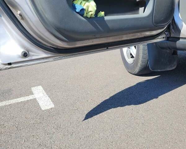 Сірий Хонда СРВ, об'ємом двигуна 2 л та пробігом 350 тис. км за 4998 $, фото 10 на Automoto.ua