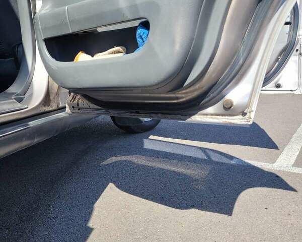 Сірий Хонда СРВ, об'ємом двигуна 2 л та пробігом 350 тис. км за 4998 $, фото 6 на Automoto.ua