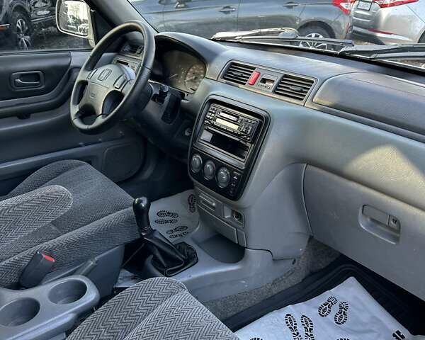Серый Хонда СРВ, объемом двигателя 2 л и пробегом 300 тыс. км за 4950 $, фото 13 на Automoto.ua