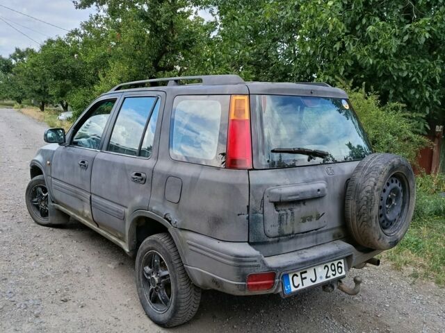 Сірий Хонда СРВ, об'ємом двигуна 2 л та пробігом 300 тис. км за 2000 $, фото 2 на Automoto.ua