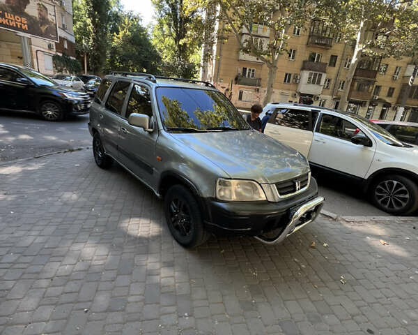 Серый Хонда СРВ, объемом двигателя 2 л и пробегом 150 тыс. км за 3799 $, фото 4 на Automoto.ua