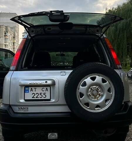 Хонда СРВ 2000 в Львове на Automoto.ua Серый Хонда СРВ, объемом двигателя 2 л и пробегом 154 тыс. км за 5600 $, фото 3 на Automoto.ua