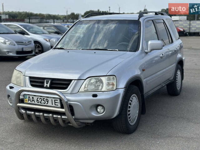 Серый Хонда СРВ, объемом двигателя 2 л и пробегом 280 тыс. км за 3800 $, фото 1 на Automoto.ua