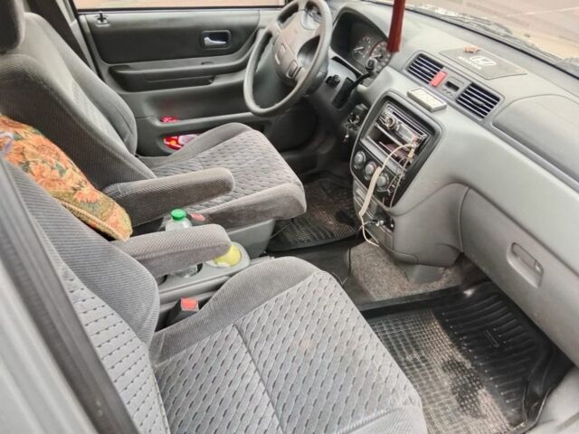 Серый Хонда СРВ, объемом двигателя 2 л и пробегом 404 тыс. км за 4000 $, фото 3 на Automoto.ua