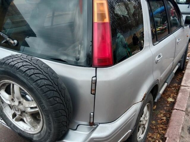 Серый Хонда СРВ, объемом двигателя 2 л и пробегом 404 тыс. км за 4000 $, фото 2 на Automoto.ua