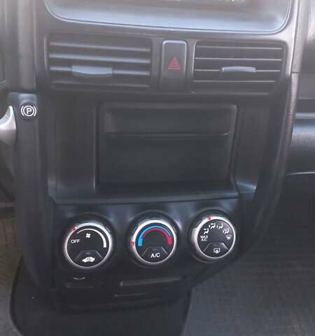 Серый Хонда СРВ, объемом двигателя 2 л и пробегом 240 тыс. км за 6700 $, фото 9 на Automoto.ua