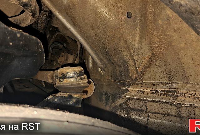 Сірий Хонда СРВ, об'ємом двигуна 2 л та пробігом 400 тис. км за 3500 $, фото 4 на Automoto.ua