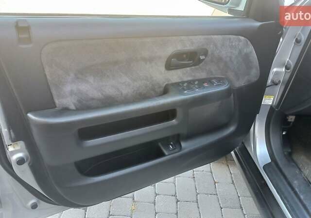 Серый Хонда СРВ, объемом двигателя 2 л и пробегом 240 тыс. км за 6700 $, фото 11 на Automoto.ua