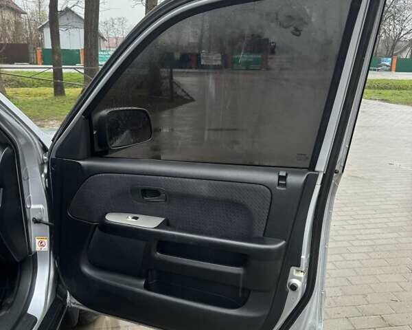 Сірий Хонда СРВ, об'ємом двигуна 2 л та пробігом 215 тис. км за 7800 $, фото 7 на Automoto.ua