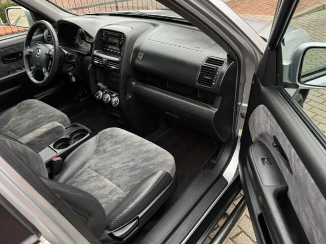 Сірий Хонда СРВ, об'ємом двигуна 2.2 л та пробігом 269 тис. км за 2900 $, фото 7 на Automoto.ua